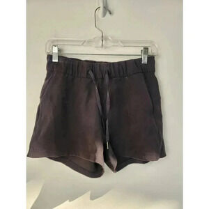 Lululemon On The Fly Shorts Black Size 4.